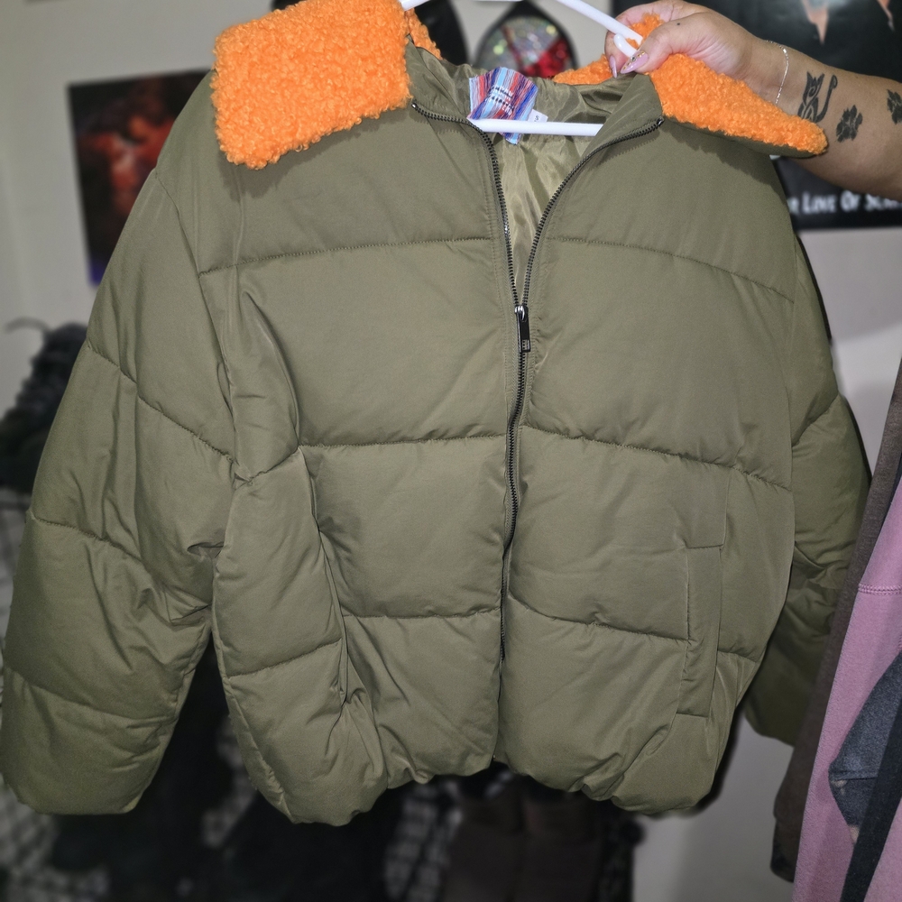 Urban Outfitters Olive Green Puffer Jacket with Orange Collar